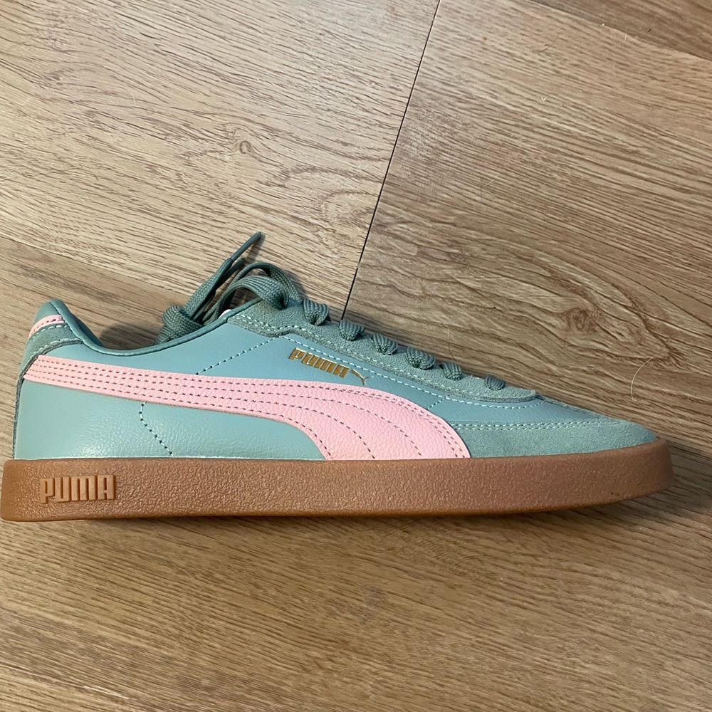 Women’s Club 2 Era puma